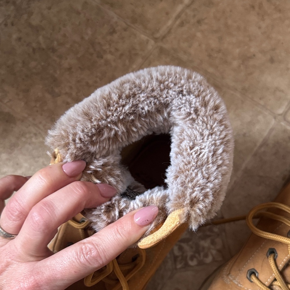 Lugz Brown Boots with Fur Collar - Picture 4 of 4